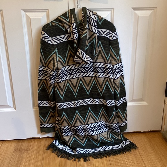 Patterned poncho - Picture 2 of 2